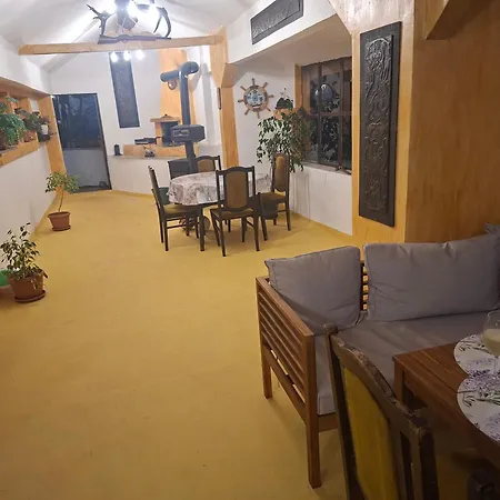тони, атия Guest house