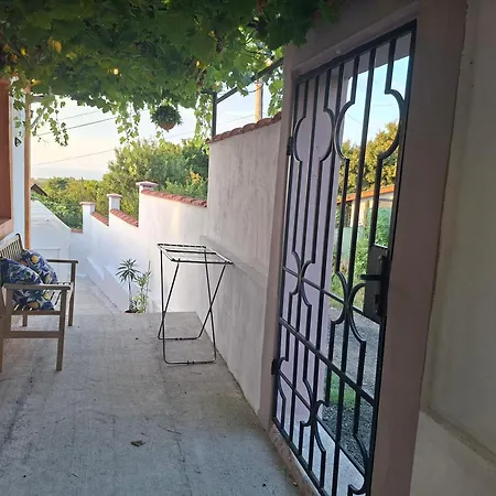 Guest house тони, атия