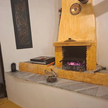 тони, атия Guest house Atiya
