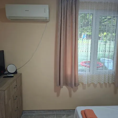 тони, атия Guest house Atiya