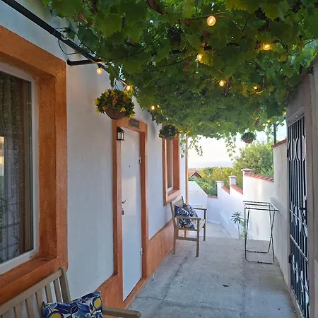тони, атия Guest house *